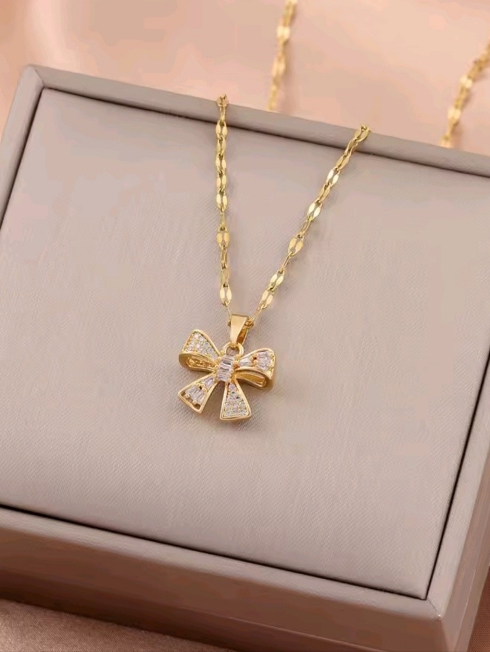​18K Gold Plated Zircon Bow Pendant Necklace Stainless Steel NEW